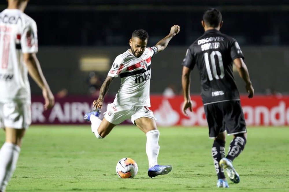 Cicinho elogia o nível de Dani Alves e Juanfran. EFE/ Thiago Bernardes