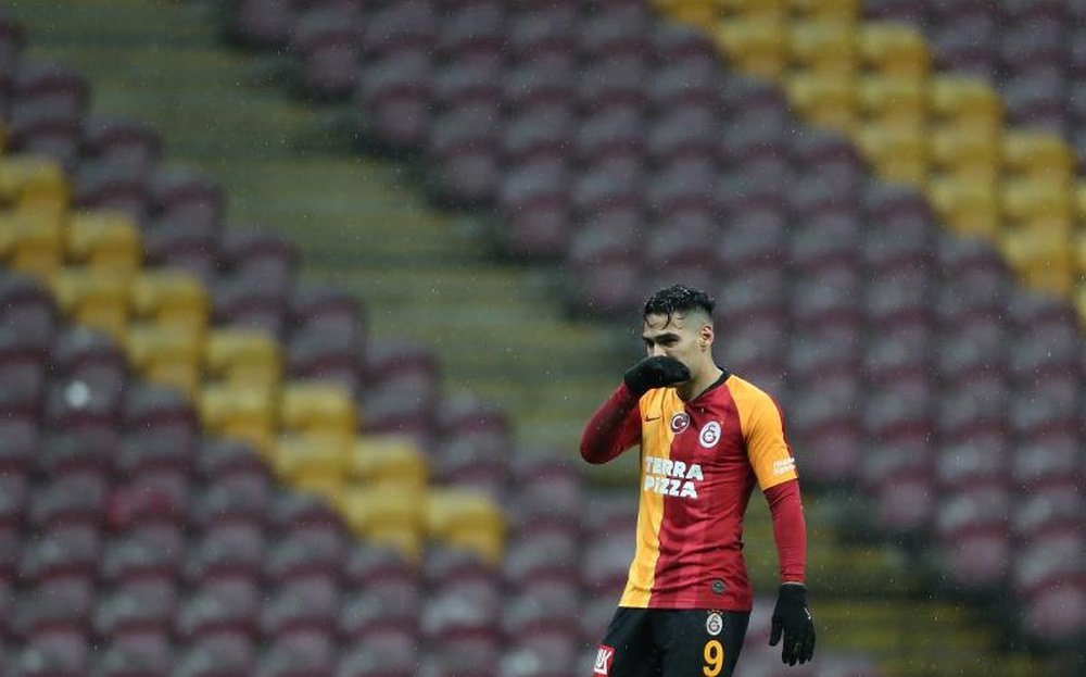 Un Galatasaray au frein à main dans un derby sans public. EFE