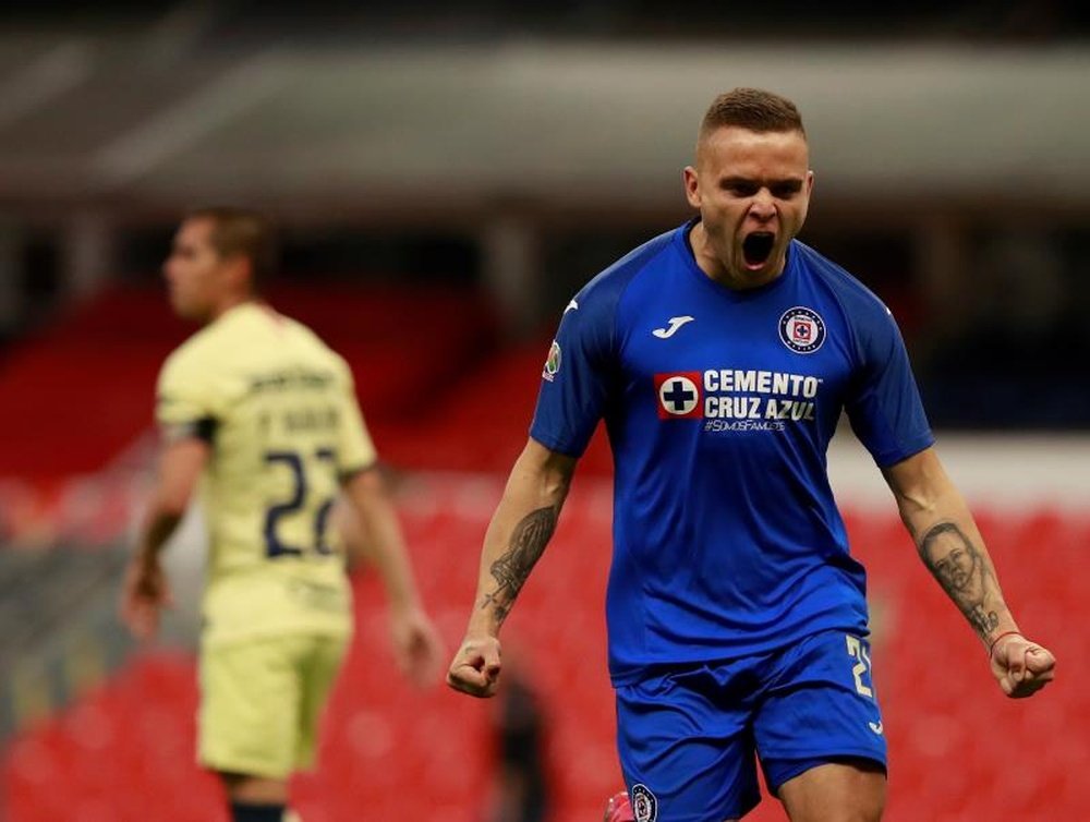 Cruz Azul's vice-president slammed a club for supposedly inventing COVID-19 cases. EFE