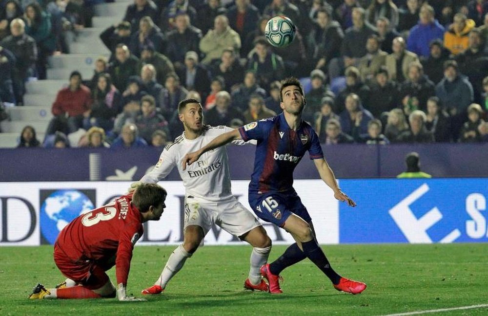 Eden Hazard teve qualidades destacadas por adversário da Real Sociedad. EFE/Manuel Bruque/Arquivo