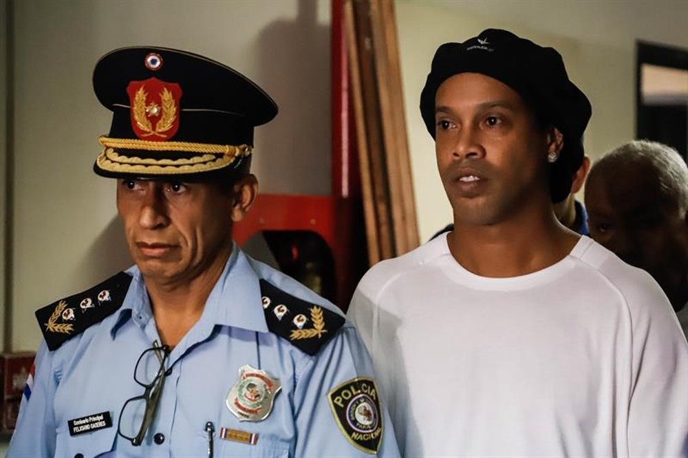 Ronaldinho lleva un mes en prisión. EFE/Archivo