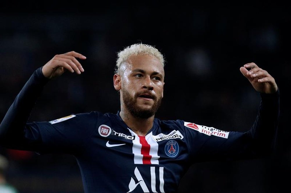 Rai prend la défense de Neymar. EFE