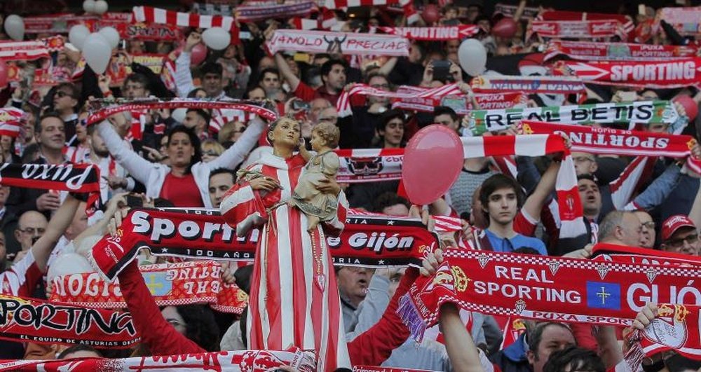 La Liga are aiming for full stadia in January. EFE