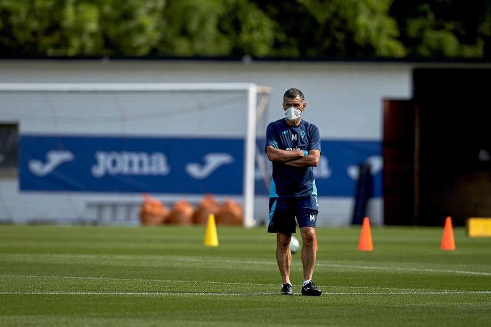 Mendilibar ha pedido refuerzos a la directiva del Eibar. EFE/Archivo