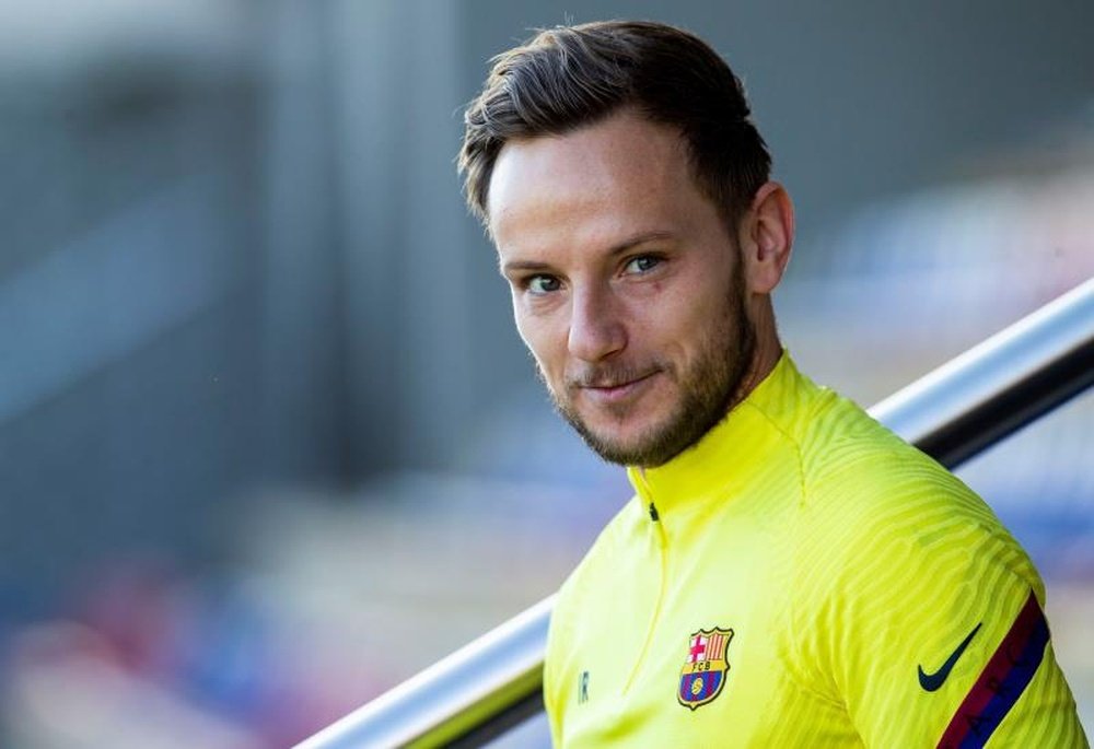 Rakitic attend un appel de Bartomeu. EFE