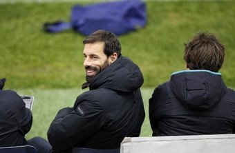 Ruud van Nistelrooy : Entraîner le Barça ? Jamais !. efe