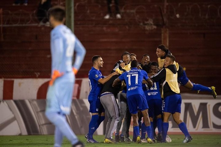 Barceló anota un póker en la victoria de Emelec