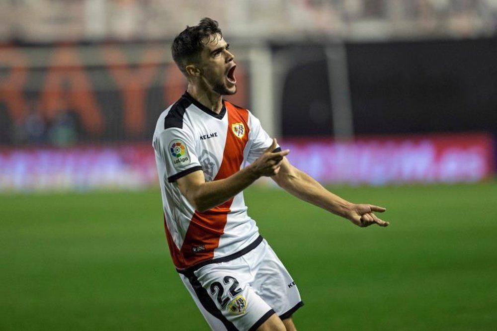 El Rayo quiere tomar el 'play off' ante un Sporting con poco margen de error. EFE