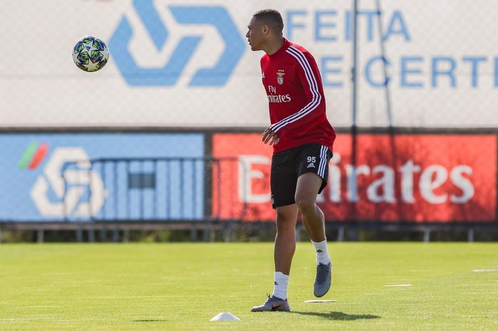 Benfica y Tottenham acuerdan la cesión de Carlos Vinicius. EFE