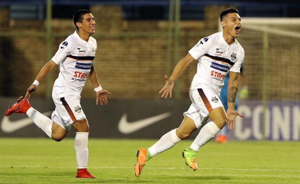 O futebol do Paraguai sofre atraso. EFE/Andrés Cristaldo