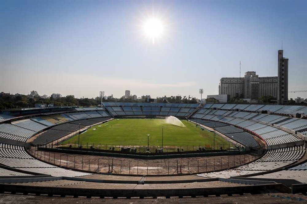 Estádio Centenário é local de testagem de jogadores. EFE/Raúl Martínez/Arquivo