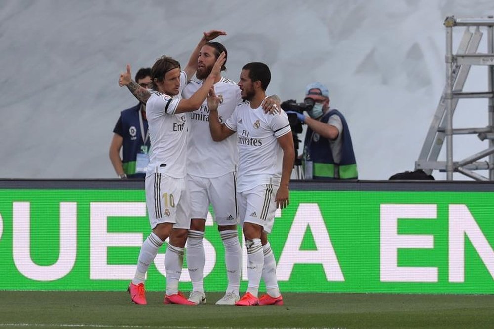 Sergio Ramos e Hazard devem atuar no jogo de sábado. EFE/Kiko Huesca