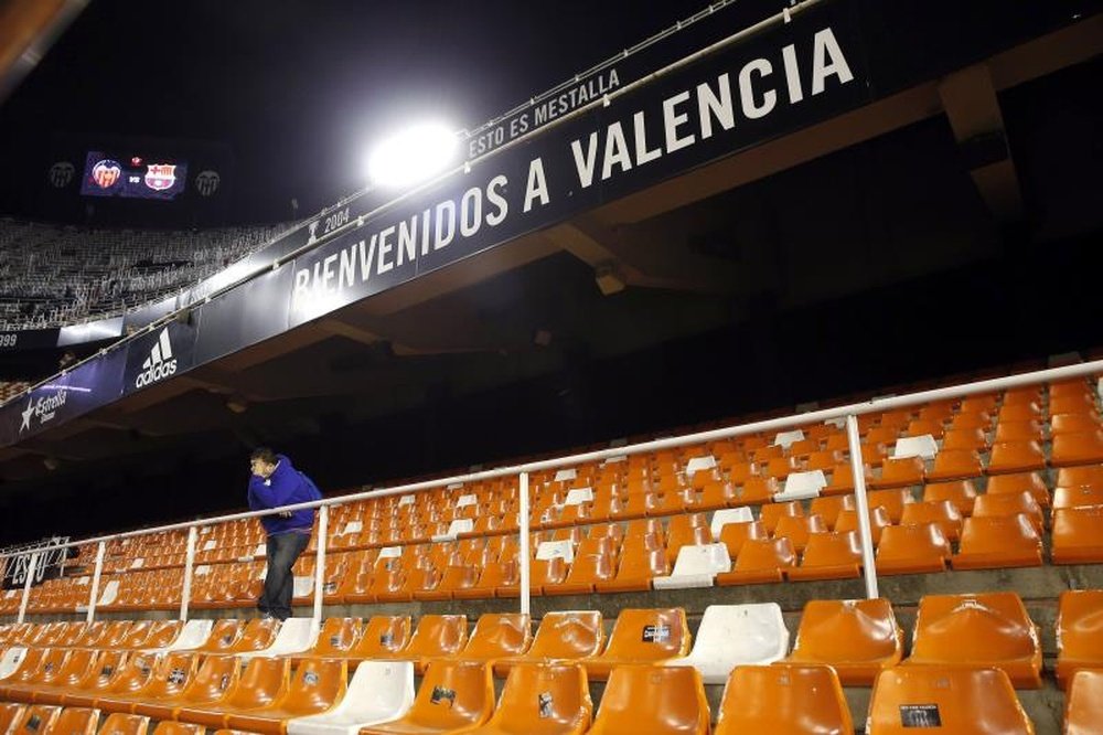 La afición del Valencia volverá a pedir la marcha de Lim. EFE/Archivo