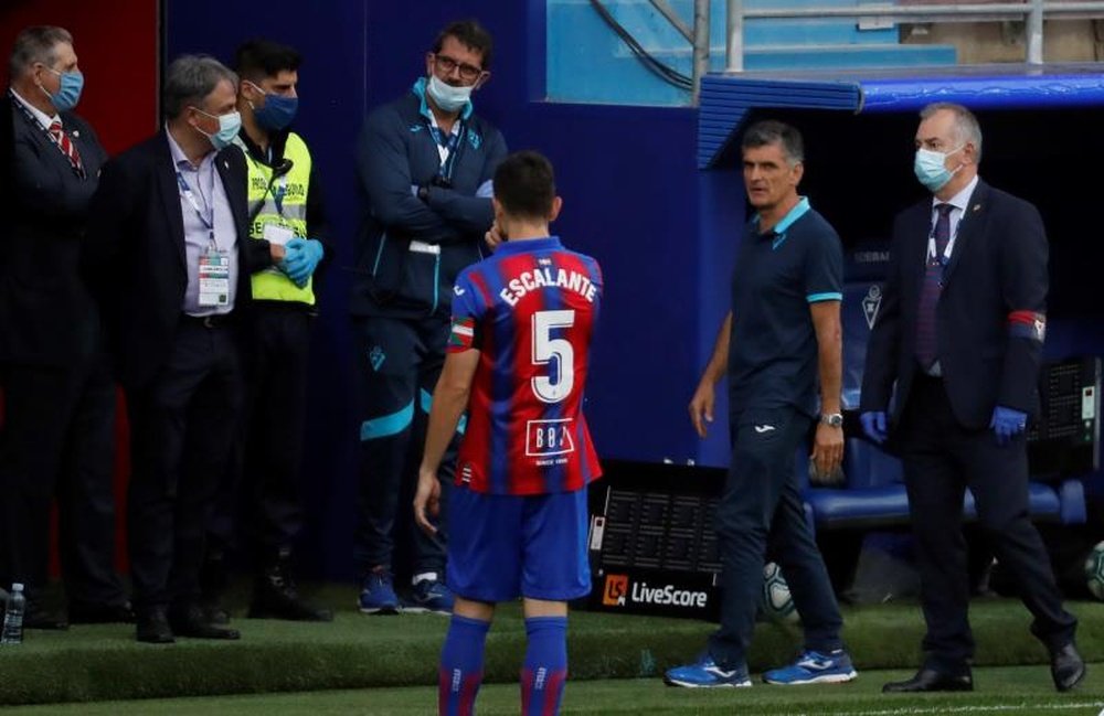 Escalante no volverá a vestir la camiseta del Eibar. EFE/Archivo