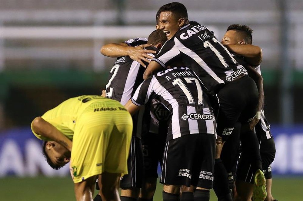 Lecaros participou de apenas 14 jogos com o Botafogo. EFE/Juan Ignacio Roncoroni/Arquivo