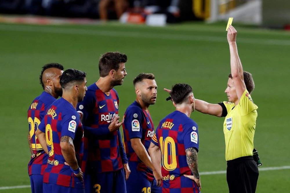 Seven Barca players are one yellow away from a ban. EFE