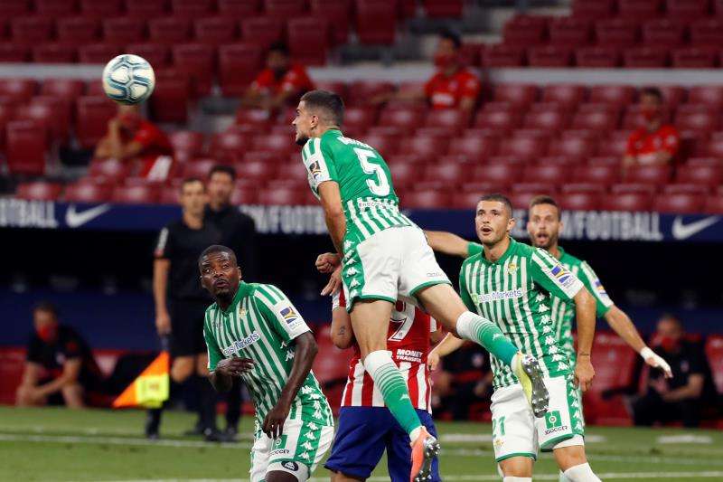 Acción del Atlético-Betis de LaLiga 19-20