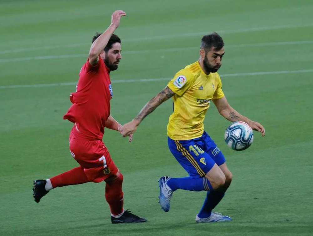 El Fuenla derrotó al Cádiz. EFE