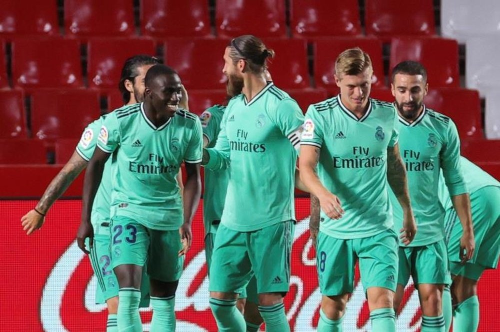 Real Madrid beat Granada 2-1. EFE