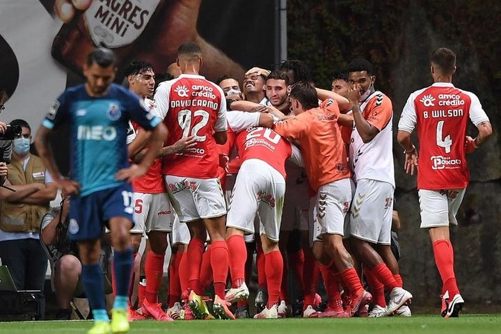 Português comparado a Van Dijk já foi dispensado do Benfica… por ser baixo!