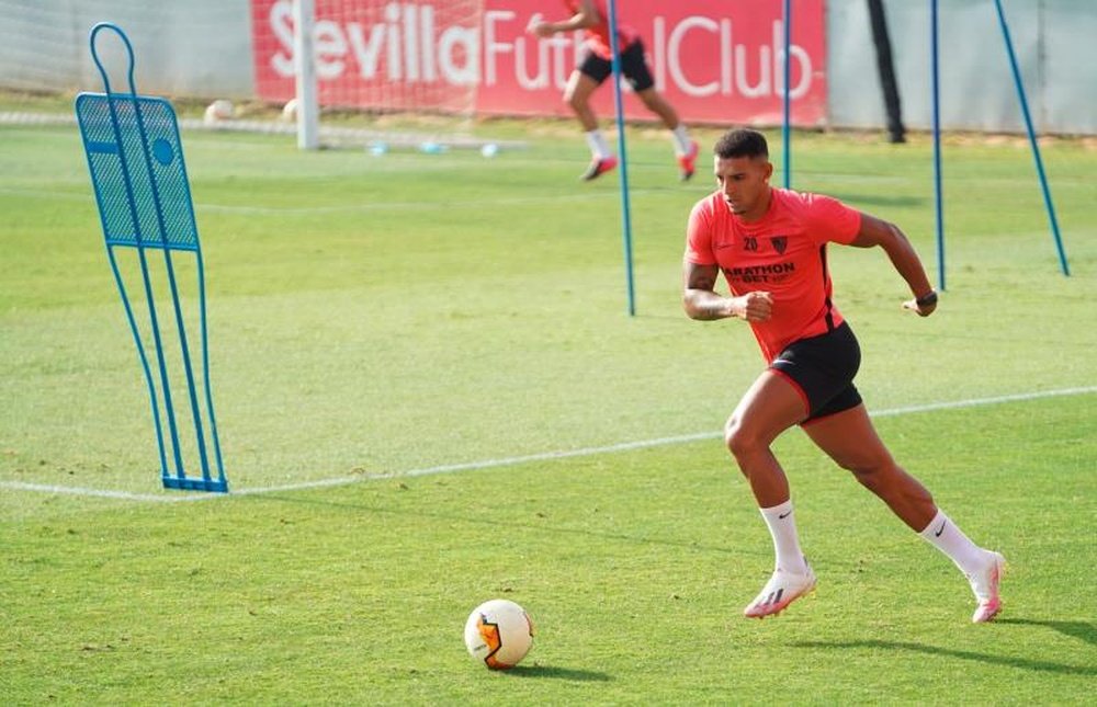 Arsenal entre dans la danse pour Diego Carlos. afp