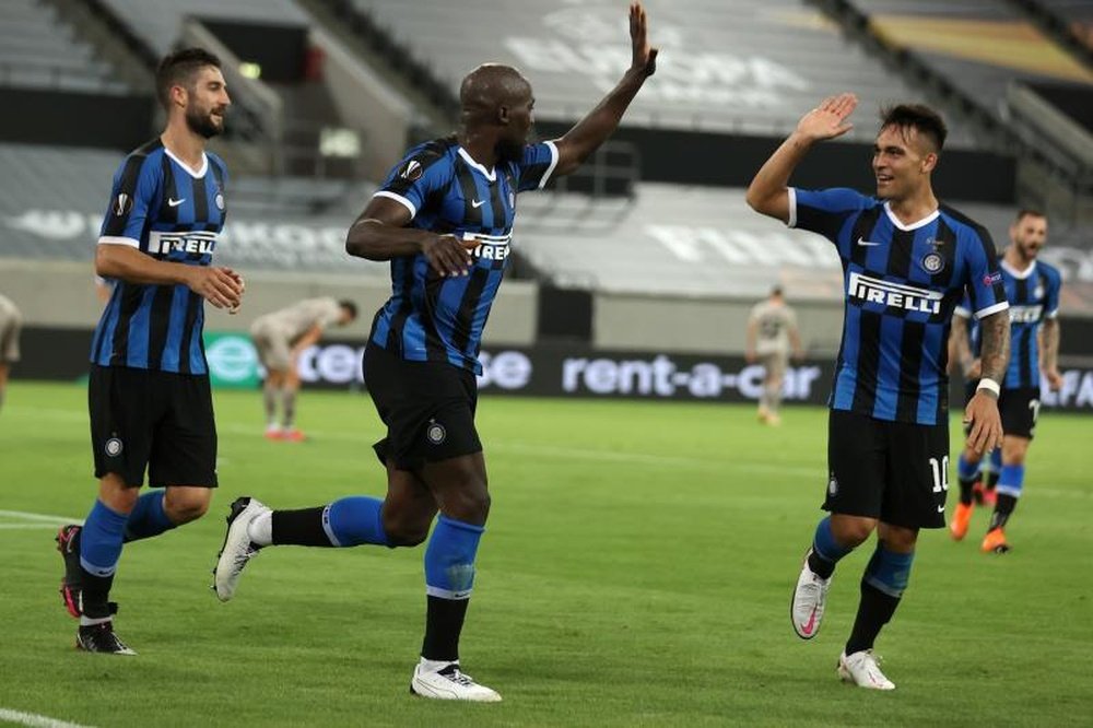 Lautaro e Lukaku marcaram quatro dos cinco gols da Inter sobre o Shakhtar. EFE/EPA/LARS BARON