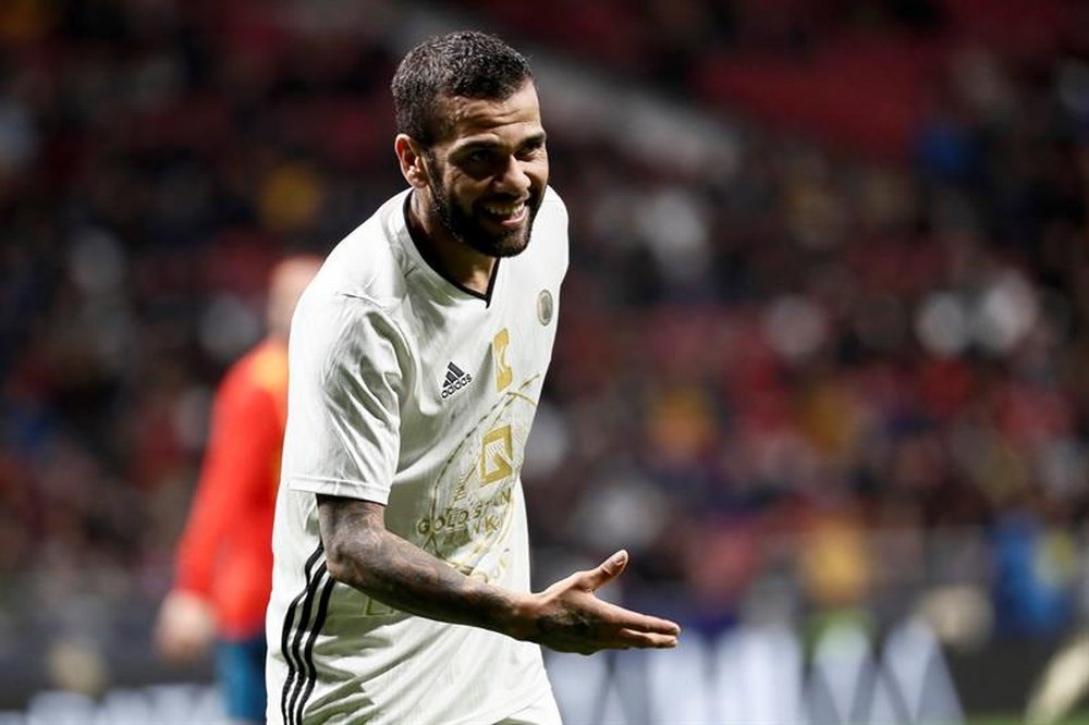 ¡Dani Alves quiere regresar a Europa! EFE