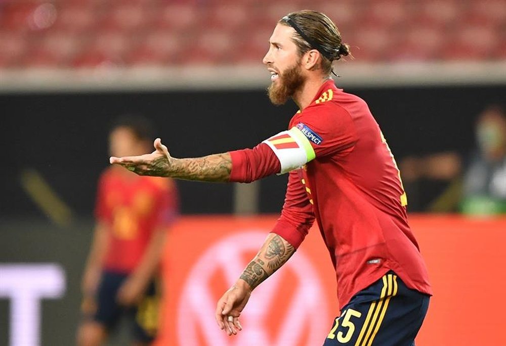 Sarabia calificó de referente a Sergio Ramos. EFE