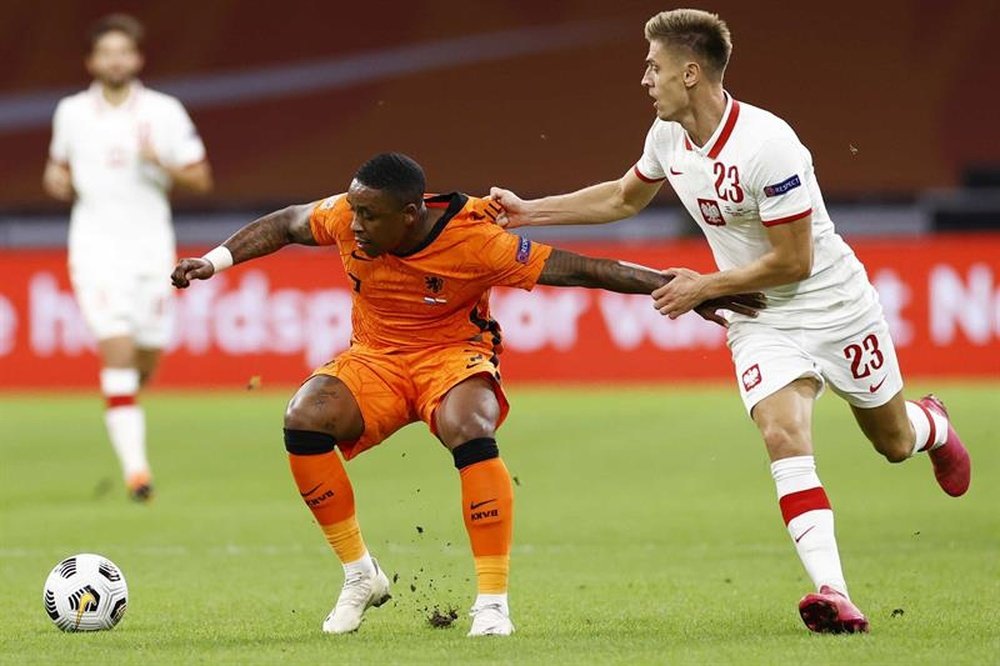 De Boer se carga a Bergwijn por estar en baja forma. EFE