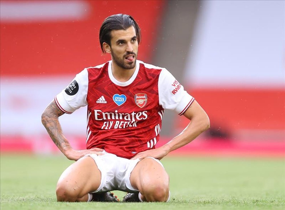 Dani Ceballos del Arsenal reacciona durante el partido de la Premier League inglesa. EFE