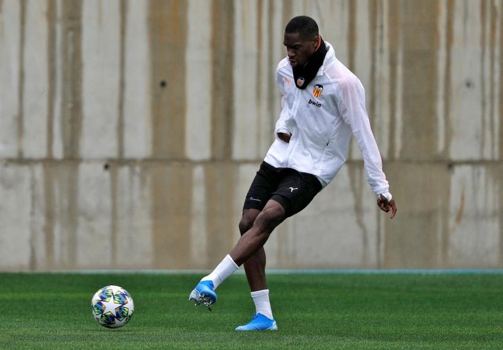 Kondogbia is key. EFE