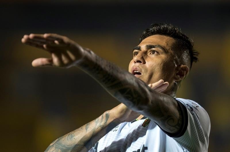 Lezcano mantiene con vida a Juárez