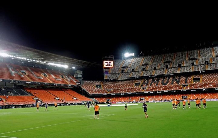 El Valencia intenta lo casi imposible: retener a la joya que desean Barça y Madrid