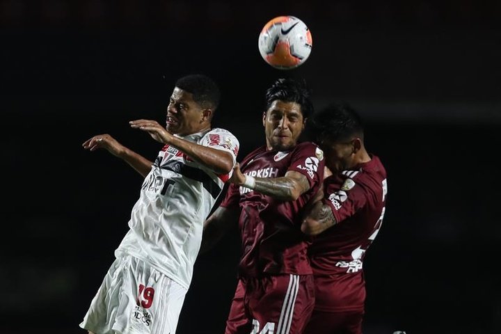 São Paulo empata graças a dois gols contra do River Plate