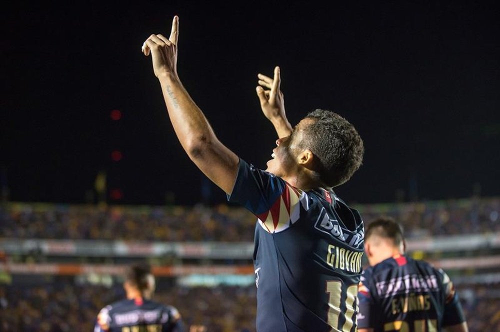 Giovani Dos Santos, en la rampa de salida de América. EFE