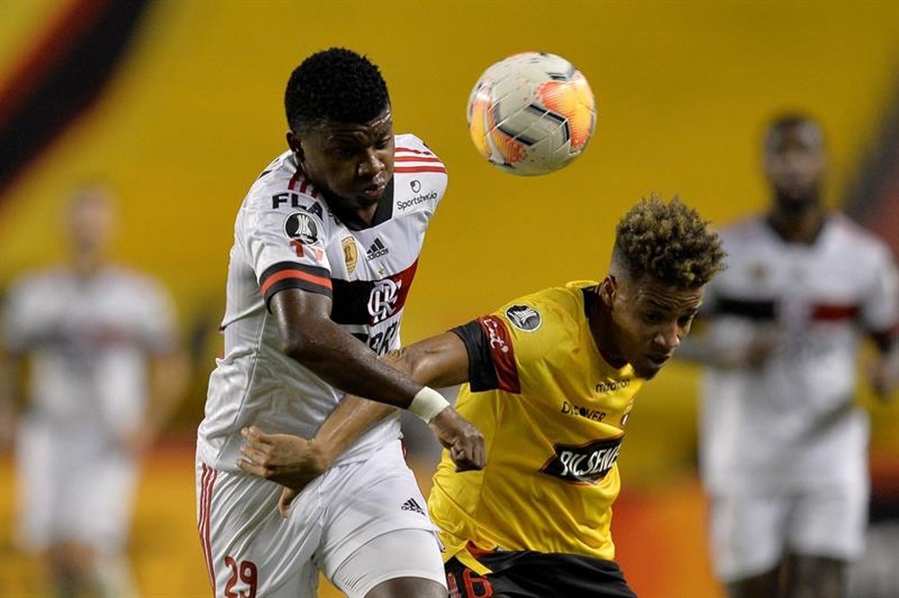 Flamengo derrotou o Barcelona de Guayaquil por 2 a 1. EFE/José Jácome