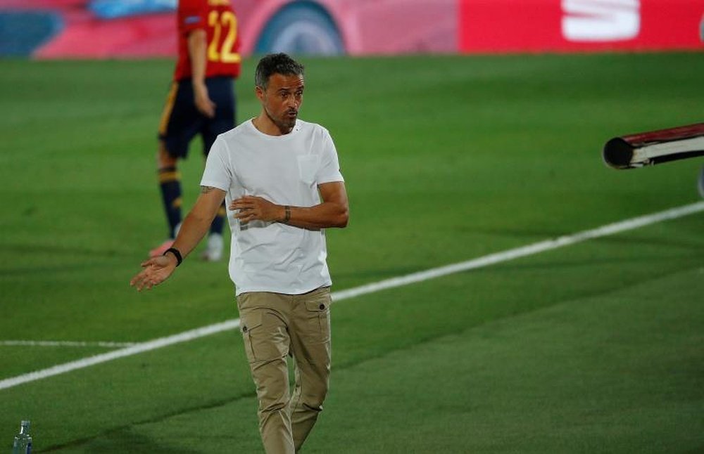 Luis Enrique won't accept criticism of De Gea. EFE