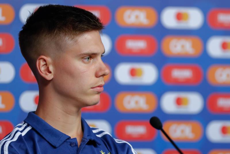 Foyth's agent spotted at Barça training complex after meeting with Alemany