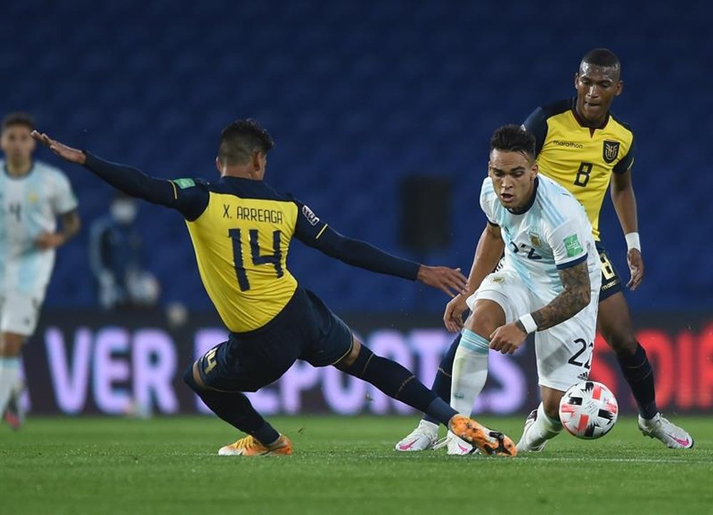 Ecuador pierde a Xavier Arreaga ante Costa Rica. EFE