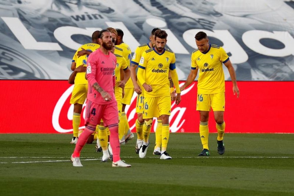 Cádiz ganhou de um Real Madrid cheio de erros. EFE/J.J. Guillén