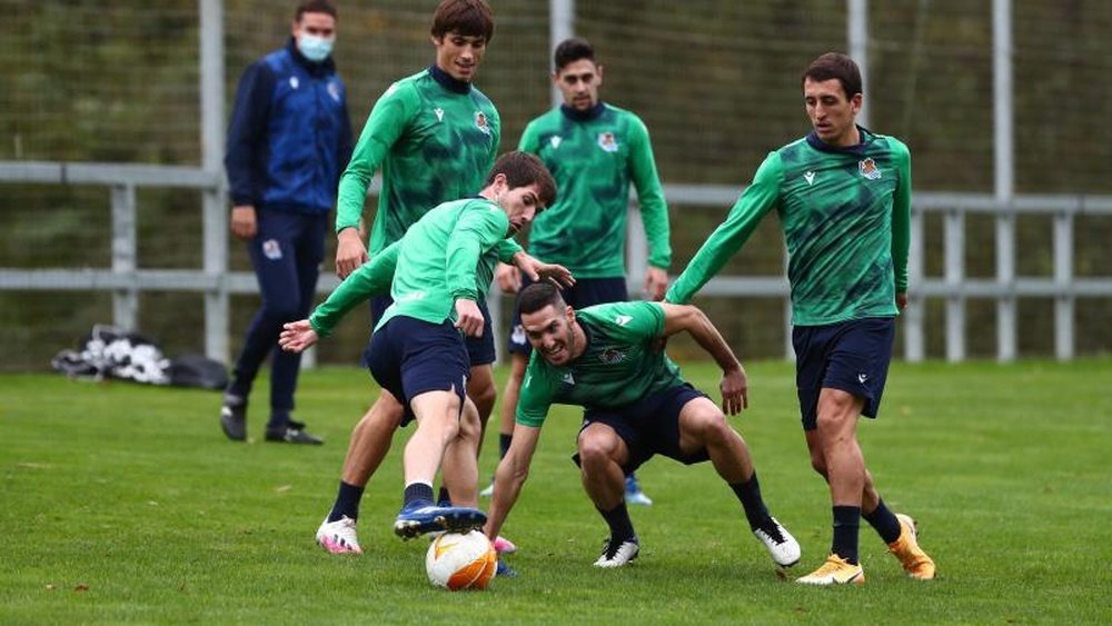 La Real Sociedad va con casi todo ante el Nápoles. EFE