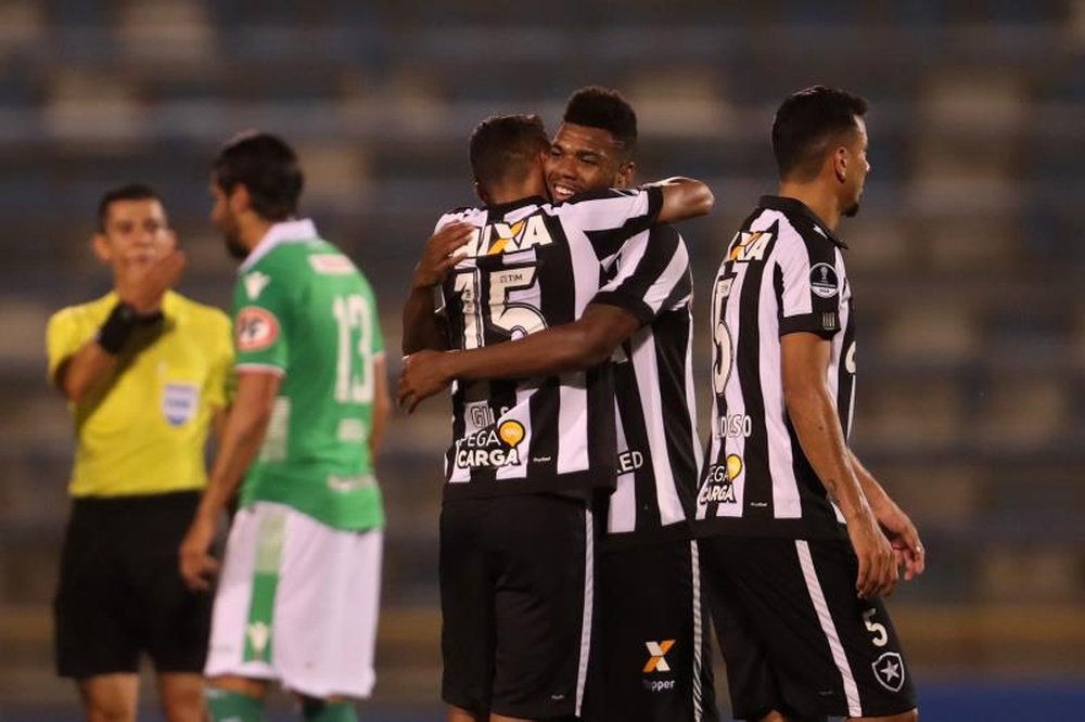 Botafogo encerra com chave de ouro uma semana perfeita. EFE