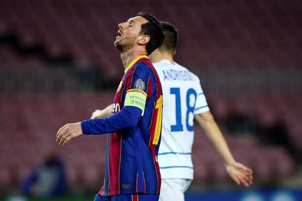 Mykolenko quería medirse al argentino Leo Messi. EFE