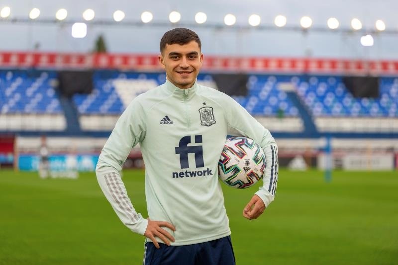 VÍDEO: os bastidores de Pedri em partida da Espanha Sub-21