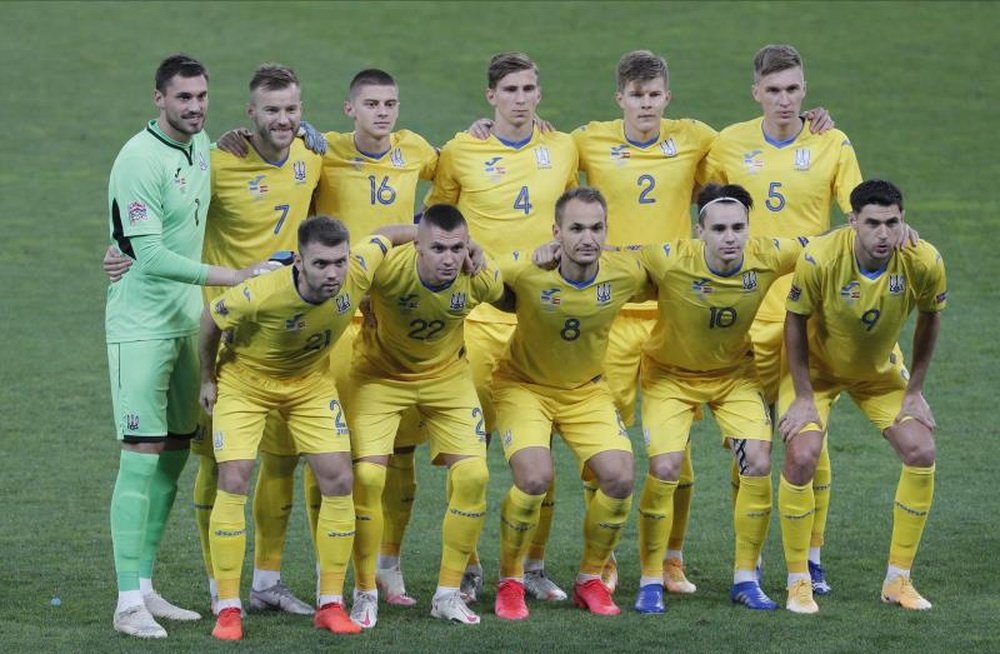 O jogo entre a Suíça e a Ucrânia pela Liga das Nações foi suspenso. EFE/EPA/SERGEY DOLZHENKO