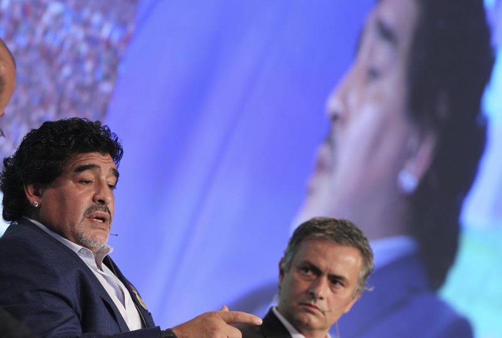 Mourinho recordó a su amigo Maradona. EFE/Archivo