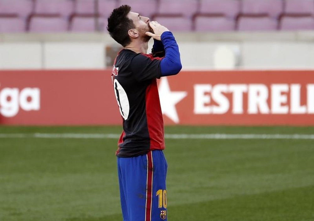 Messi dedicou golaço contra Osasuna a Diego Armando Maradona. EFE/ Andreu Dalmau