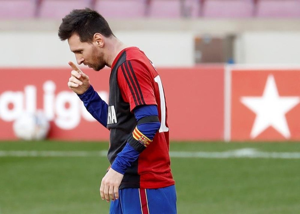 L'hommage de Messi à Maradona, un coup de pub innatendu. EFE