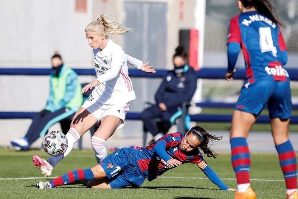 Jakobsson puede irse a la Ligue 1 Femenina. EFE/Ana Escobar