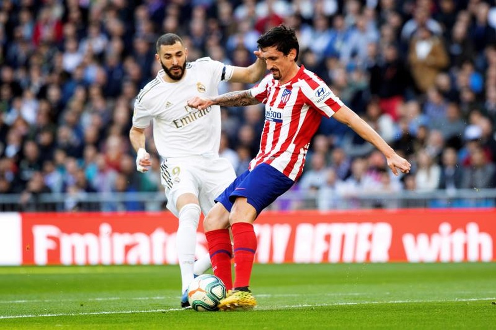 Savic heredó el brazalete de Saúl tras su marcha al Chelsea. EFE